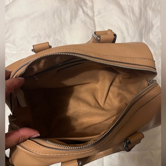 Steve Madden barrel bag - Picture 6 of 9